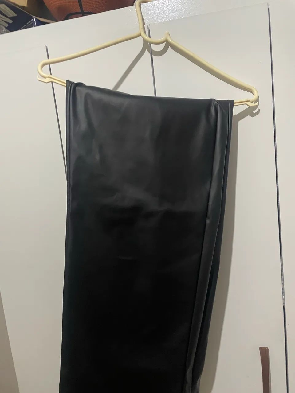 Calça de couro preta - Foto 2