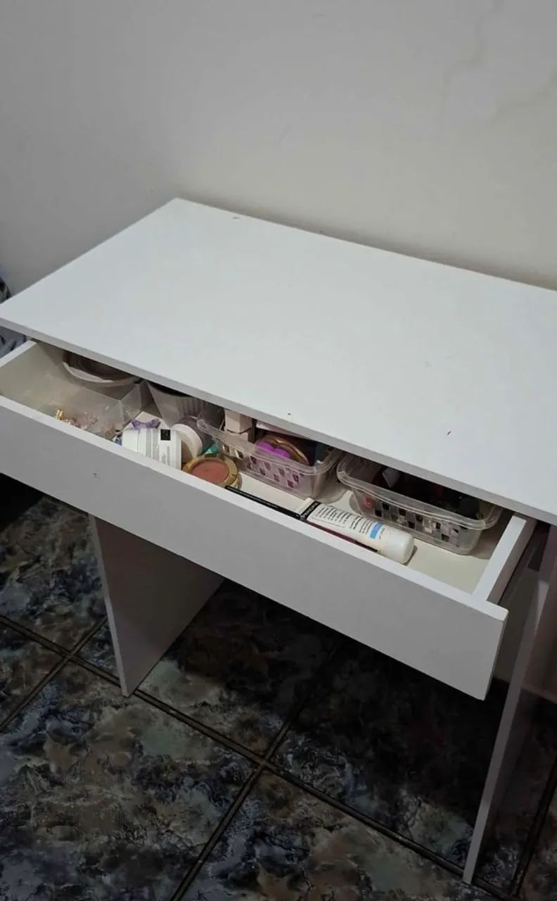 Vendo escrivaninha/penteadeira  - Foto 2