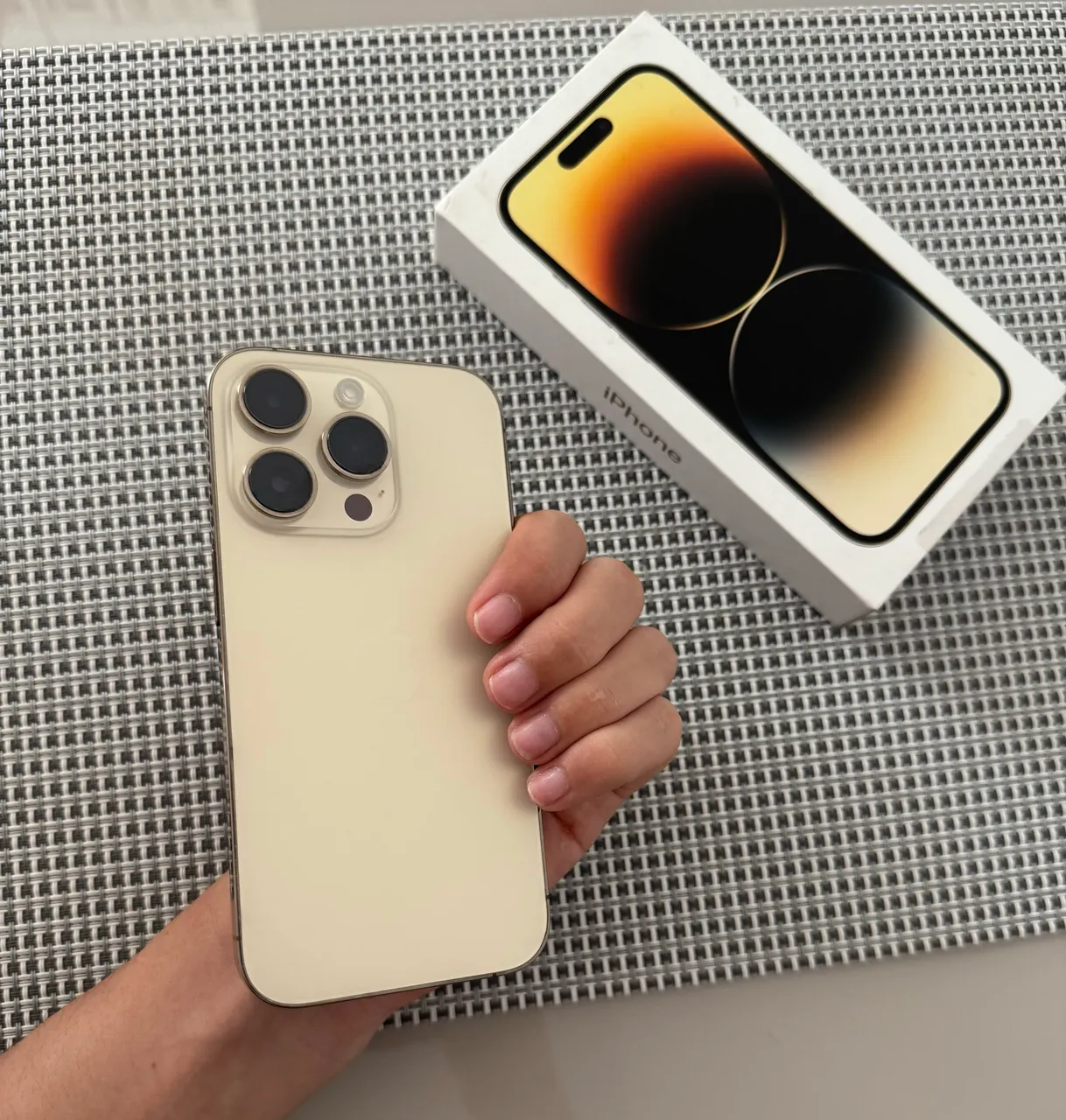 iPhone 14 Pro 256GB Gold - Impecável + NF - Celulares e