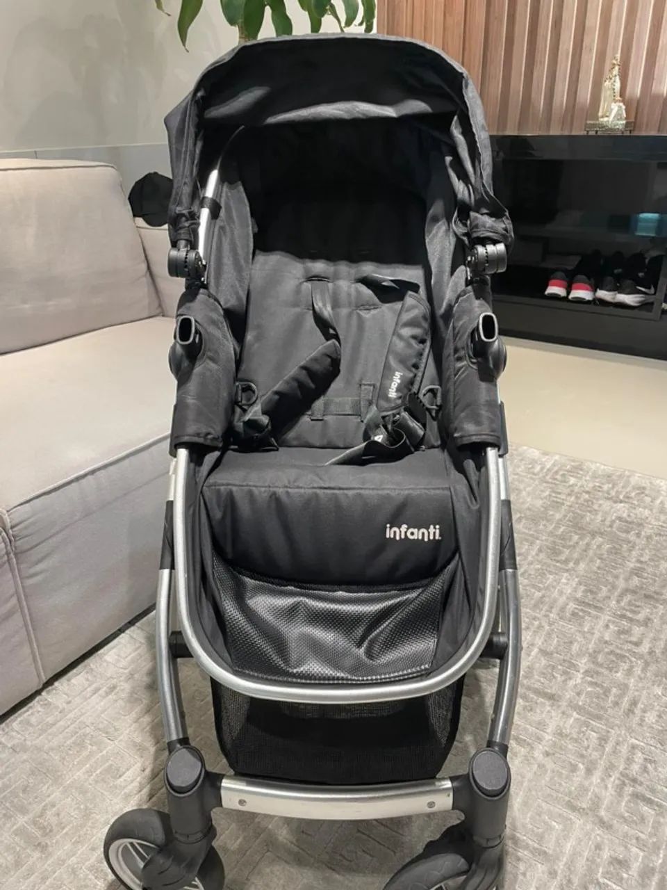 Carrinho de Bebe Infanti epic lite com base isofix - Foto 2