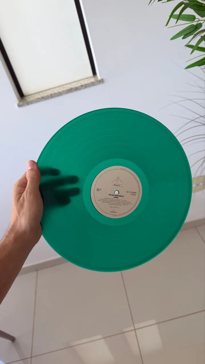 Disco de vinil LP Milton Nascimento - Tarde - Noize + revista - Foto 3