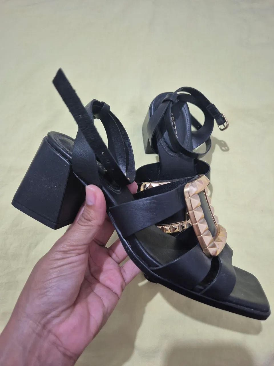 Sandália Arezzo Seminova - Foto 2