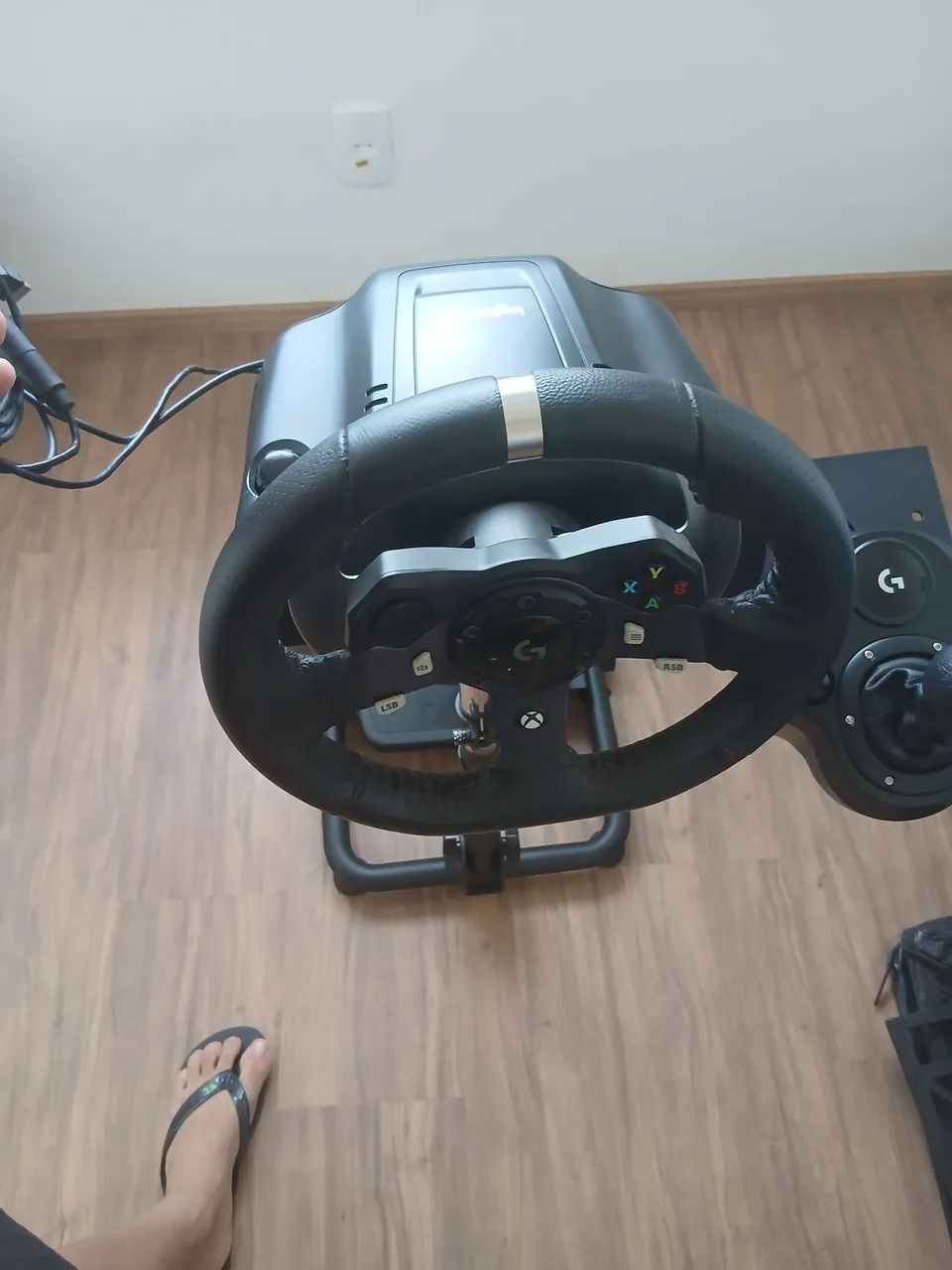 Volante Logitech G920 com câmbio e suporte - Foto 2