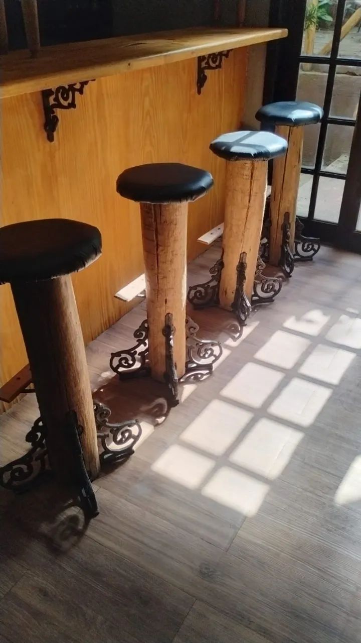6 Banquetas feitas a mão rústicas