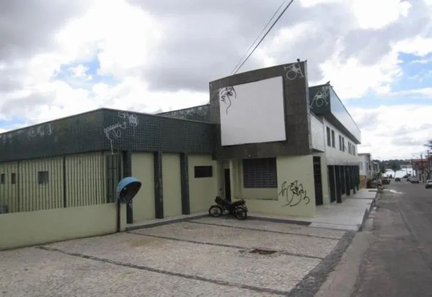 VENDE-SE PRÉDIO COMERCIAL NA AV. JOÃO PESSOA - PARANGABA