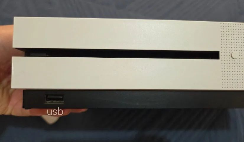 Xbox One S 1 TB - Excelente estado - Foto 5