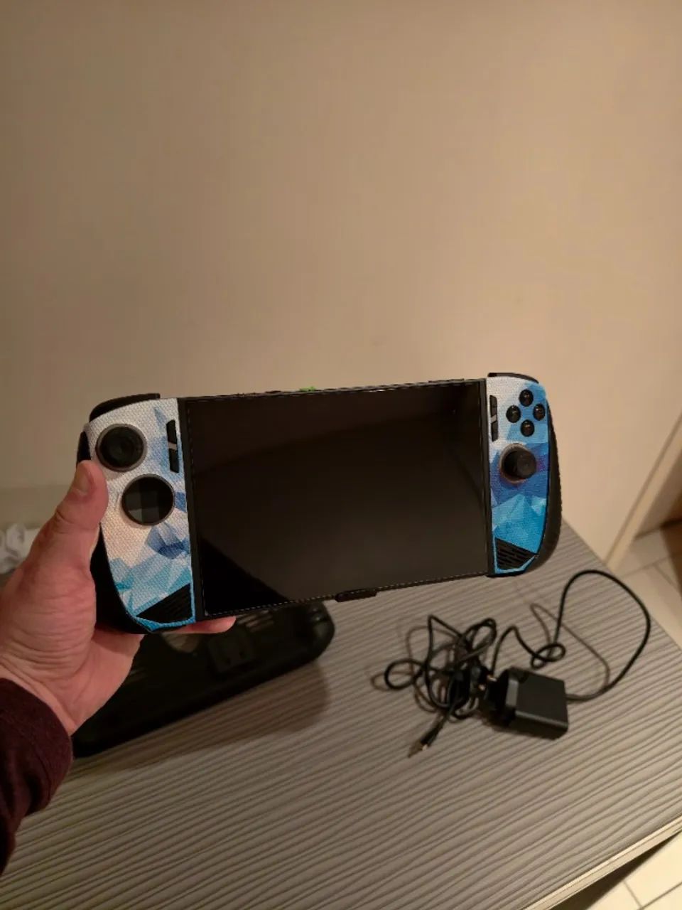 MSI Claw 8 AI+ - Foto 3