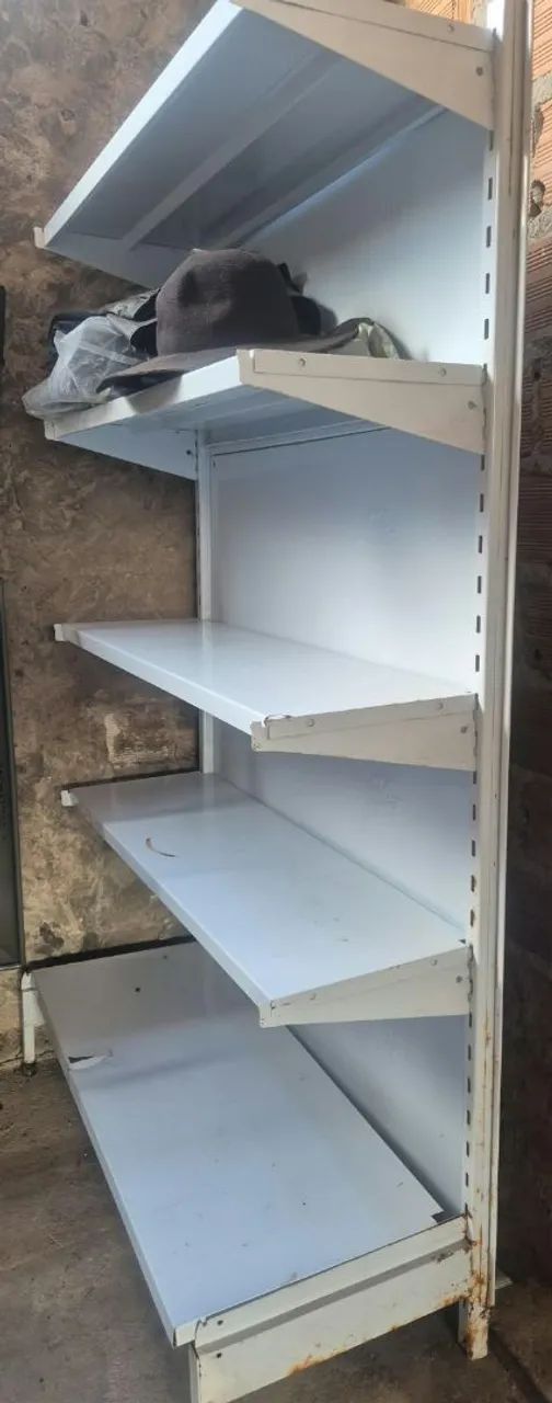 Vendo prateleiras de Aço bem conservadas.