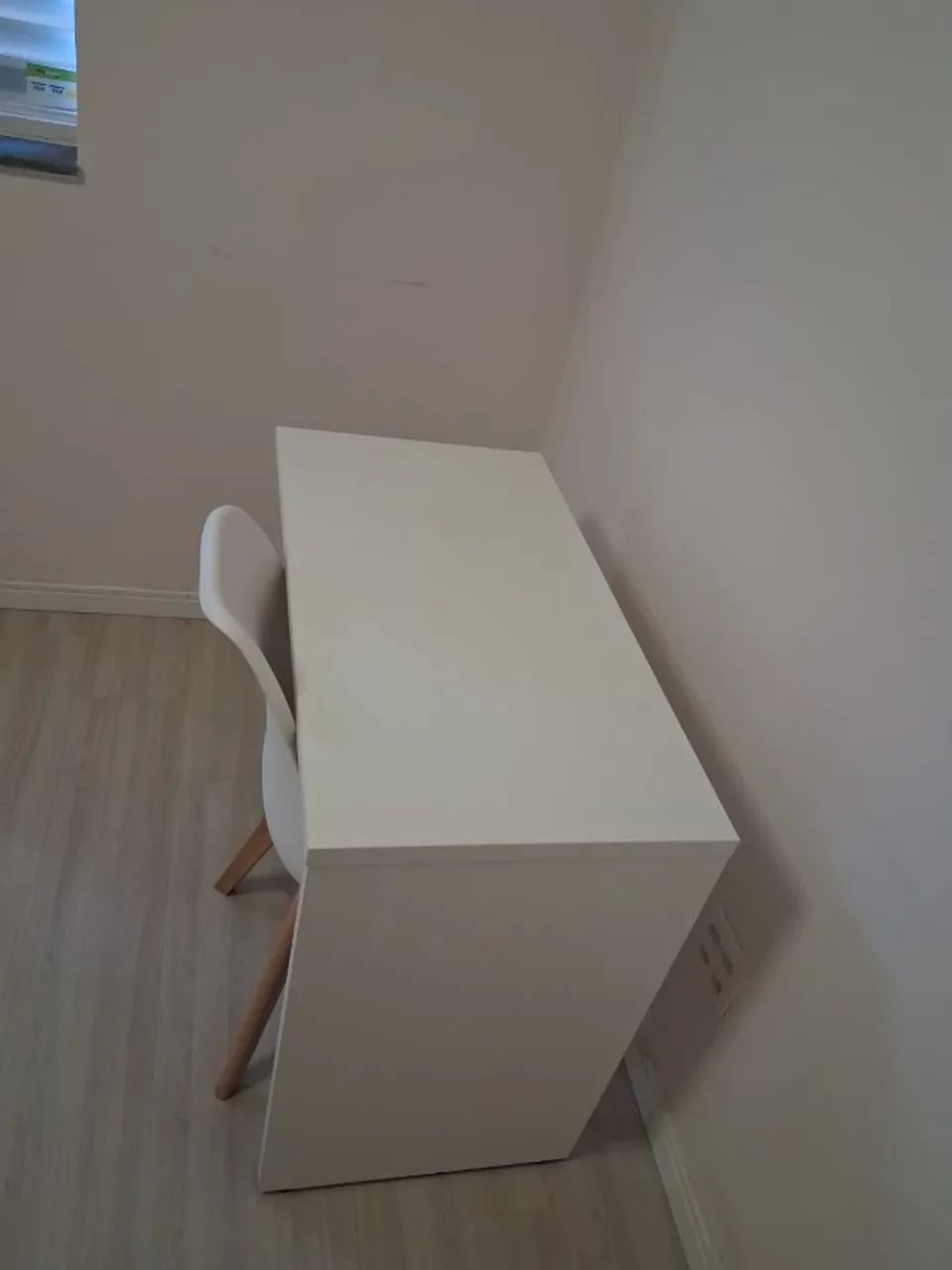 mesa com cadeira