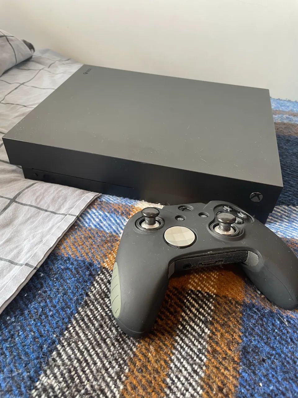 Xbox One X 1TB - Foto 2