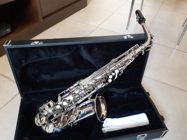 Sax Parrot