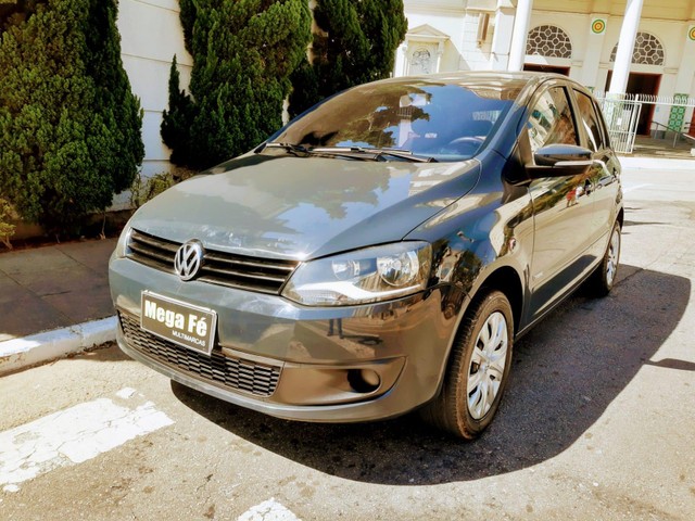 VOLKSWAGEN FOX 1.6 FLEX CINZA COMPLETA KM BAIXA DOCUMENTO 2021