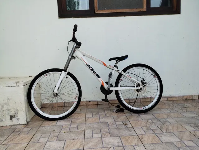 Bicicleta apropriada dar grau freio a disco