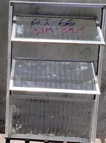 BASCULANTE DE ALUMÍNIO E VIDRO