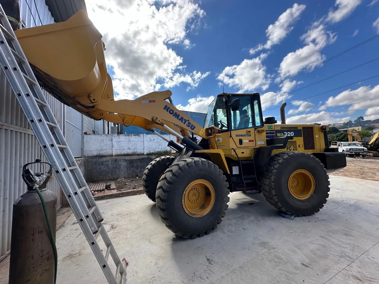 Pá carregadeira Komatsu WA320 2019 - Foto 3