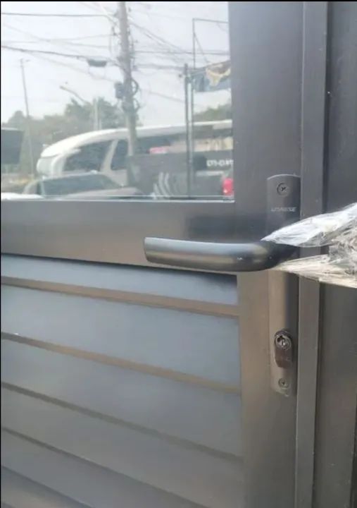 Porta de giro com veneziana  - Foto 2