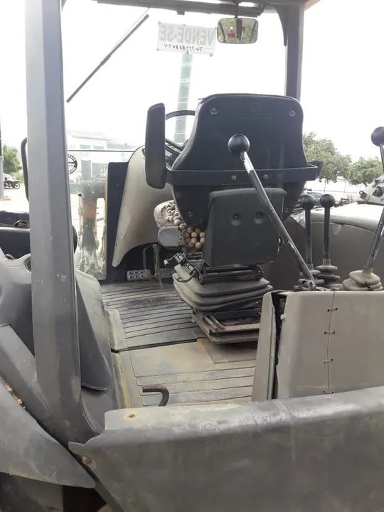 Vendo retroescavadeira case 2013 - Foto 6