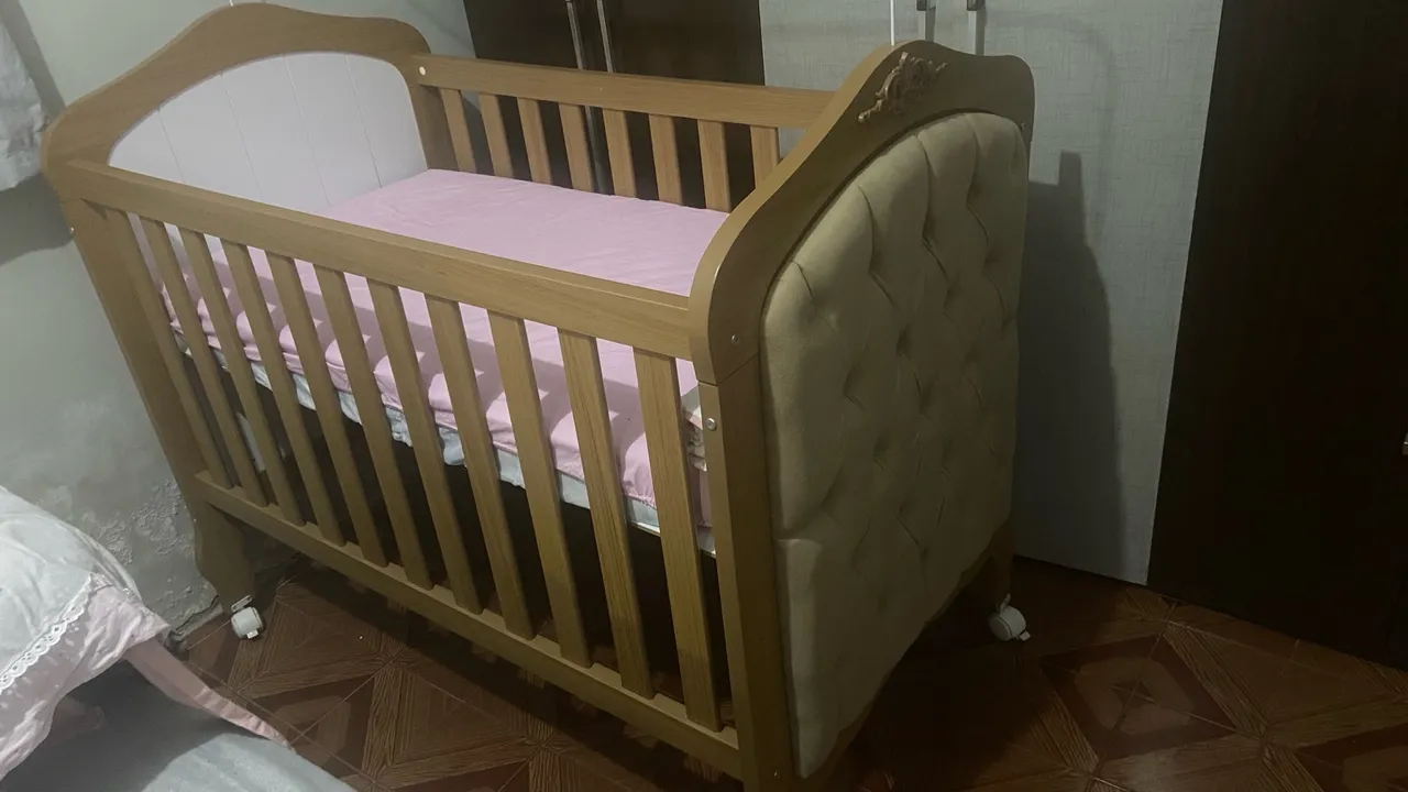 Berço e bebê conforto - em ótima qualidade