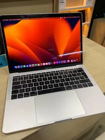 Macbook pro 2017 hot sale macbook air 2018