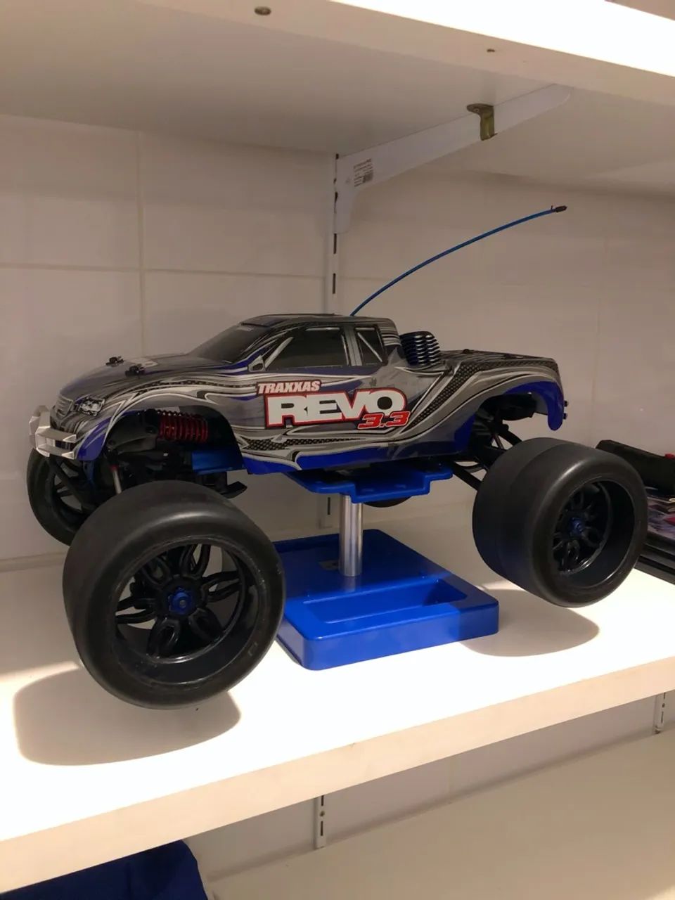 Traxxas Revo 3.3 