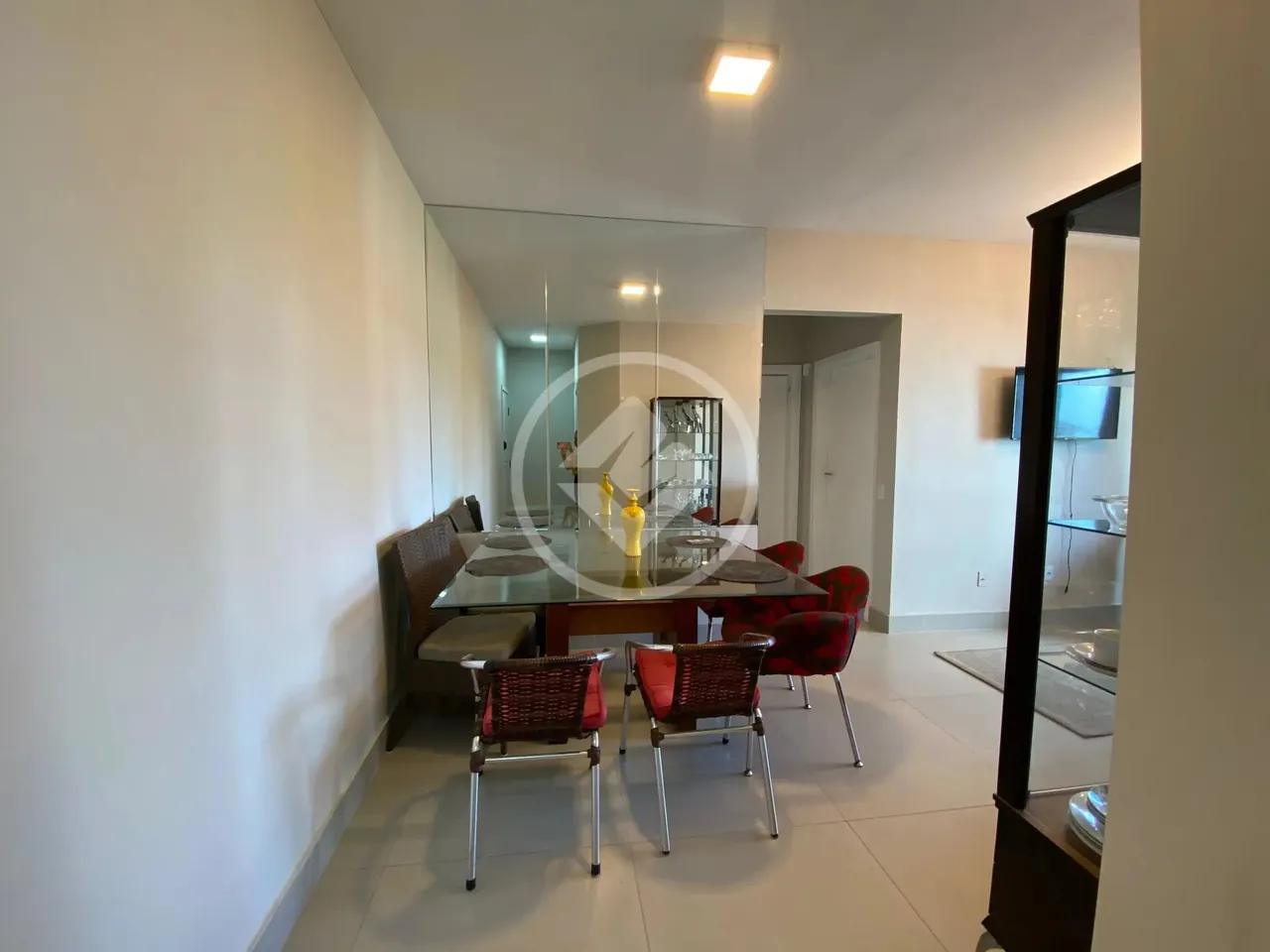 APARTAMENTO 2 QUARTOS (1 SUÍTE) - MOBILIADO - GOIABEIRAS - CUIABA MT - ALUGUEL R$ 4.000,00