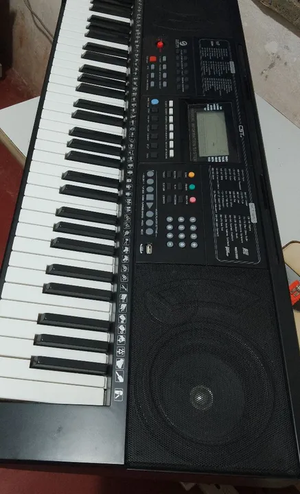 Teclado Musical com 61 Teclas - Ótimo estado!