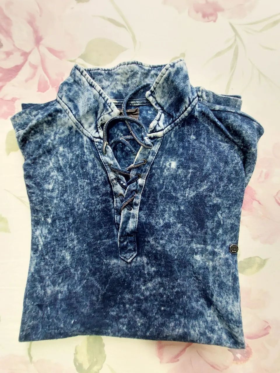 Camisa masculina com Detalhe em Cadarço