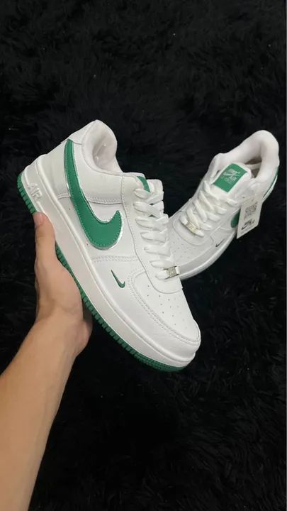 Tênis Nike Air Force 1 Branco com Verde