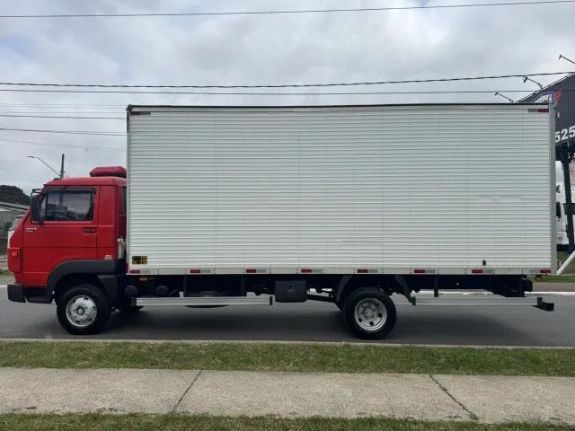 Volkswagen Delivery  8.160  2017 Baú 6,20x2,50 - Foto 4