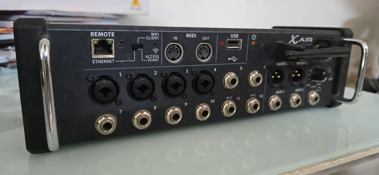 Mesa de Som Digital Behringer X Air XR12