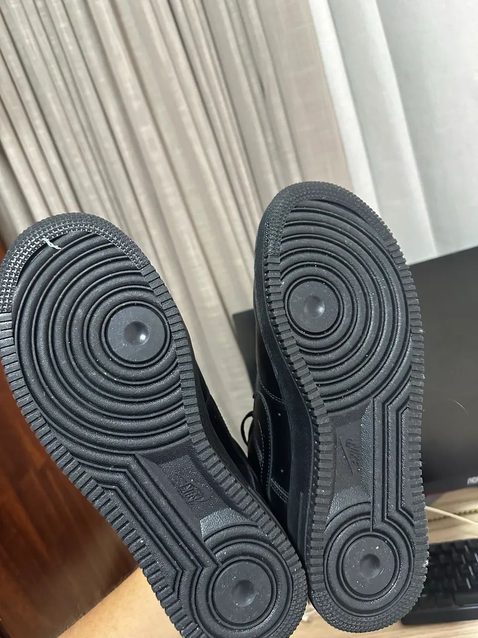 Air Force 1 supreme allblack - Foto 3