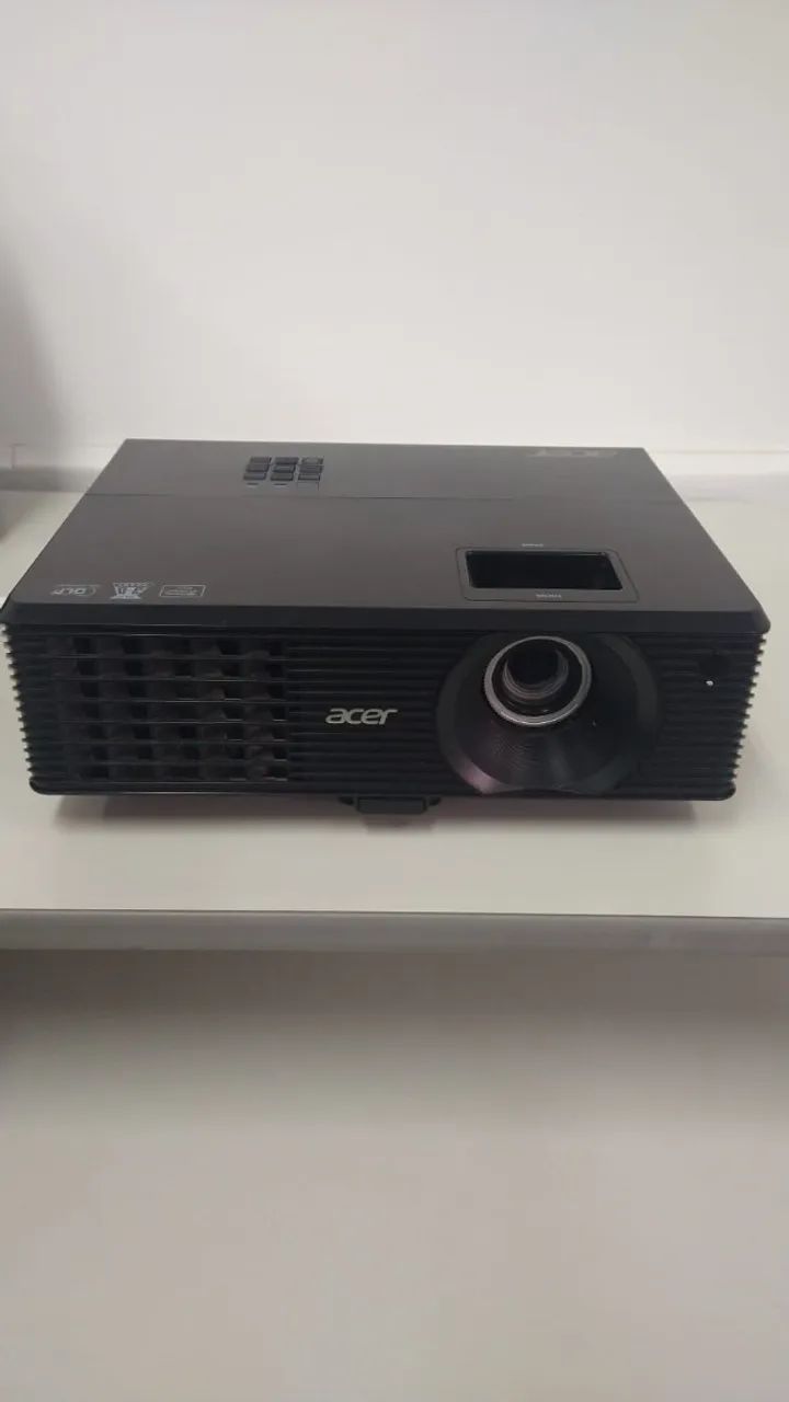 Projetor Acer preto completo - Foto 2