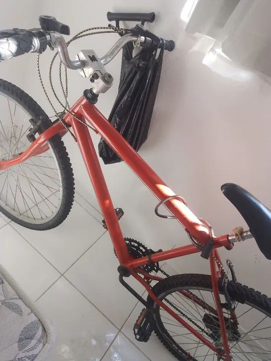 Bicicleta com marcha aro 26