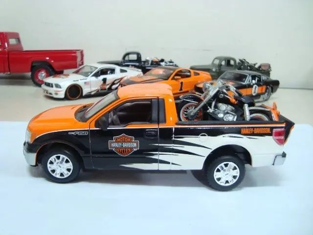 Miniatura F-150 Stx 2010 Harley Davidson 1/27 Maisto #71288