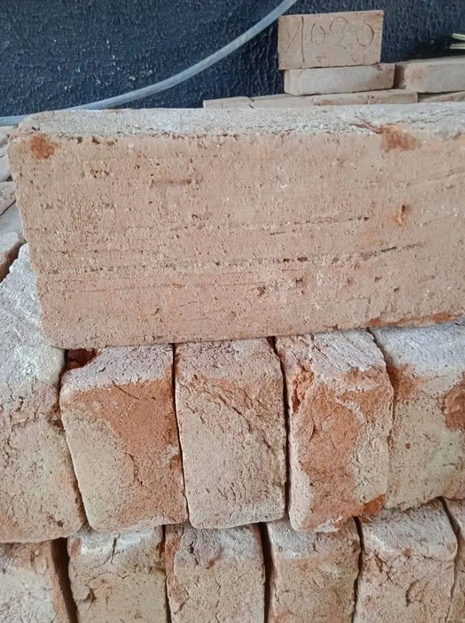Tijolos de barro usados medindo 5.5x12x22 - Foto 3