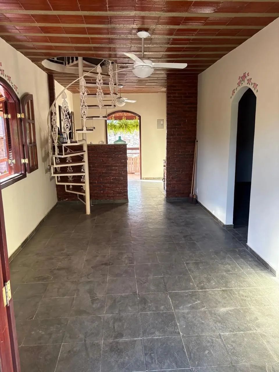 Imóvel para venda possui 143 metros quadrados com 4 quartos em Bacaxá - Saquarema - RJ - Foto 2
