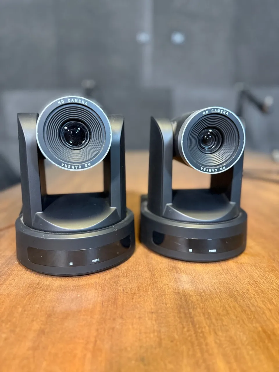 Câmera PTZ HD - 10x (1 unidade)