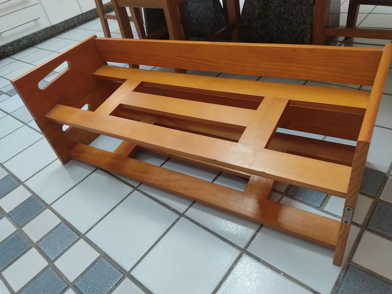 Sapateira em madeira - Foto 2