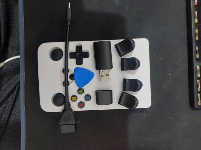 Emulador portatil R36s com cartão de memoria kingston original 64gb, suporte de mão  e + - Foto 2