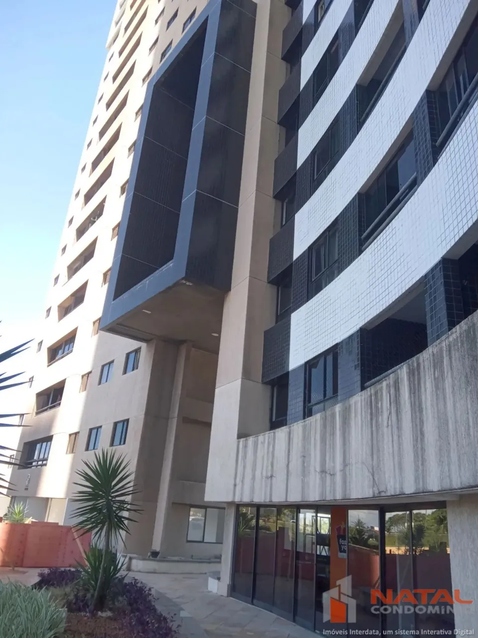 ALUGO APARTAMENTO NO COND. PORTO ARENA