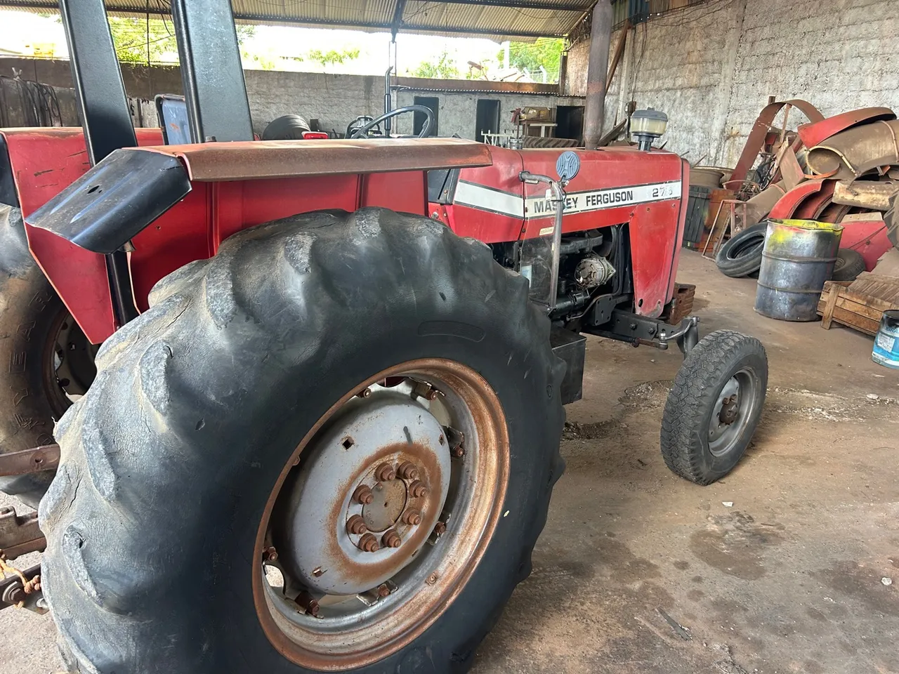 Trator Massey Ferguson 275