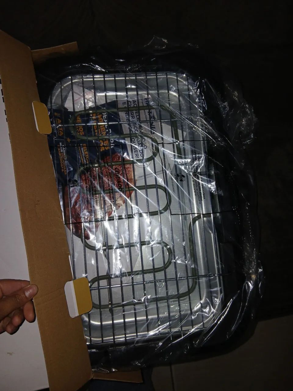 Churrasqueira elétrica nova na caixa nunca foi usada - Foto 3