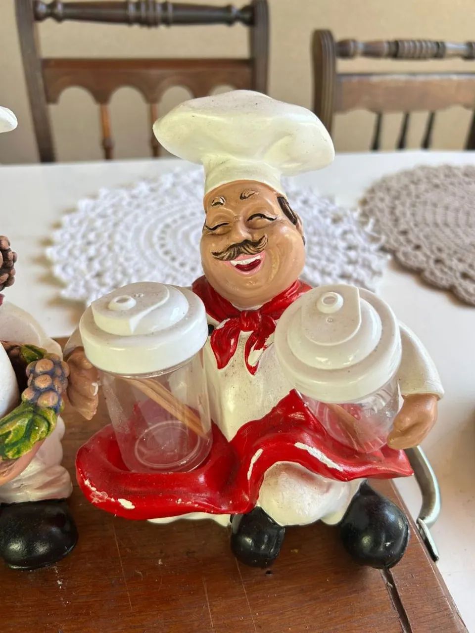 Conjunto Porta-Condimentos e Ovos Decorativo - Chefs de Cozinha Retrô - Foto 3