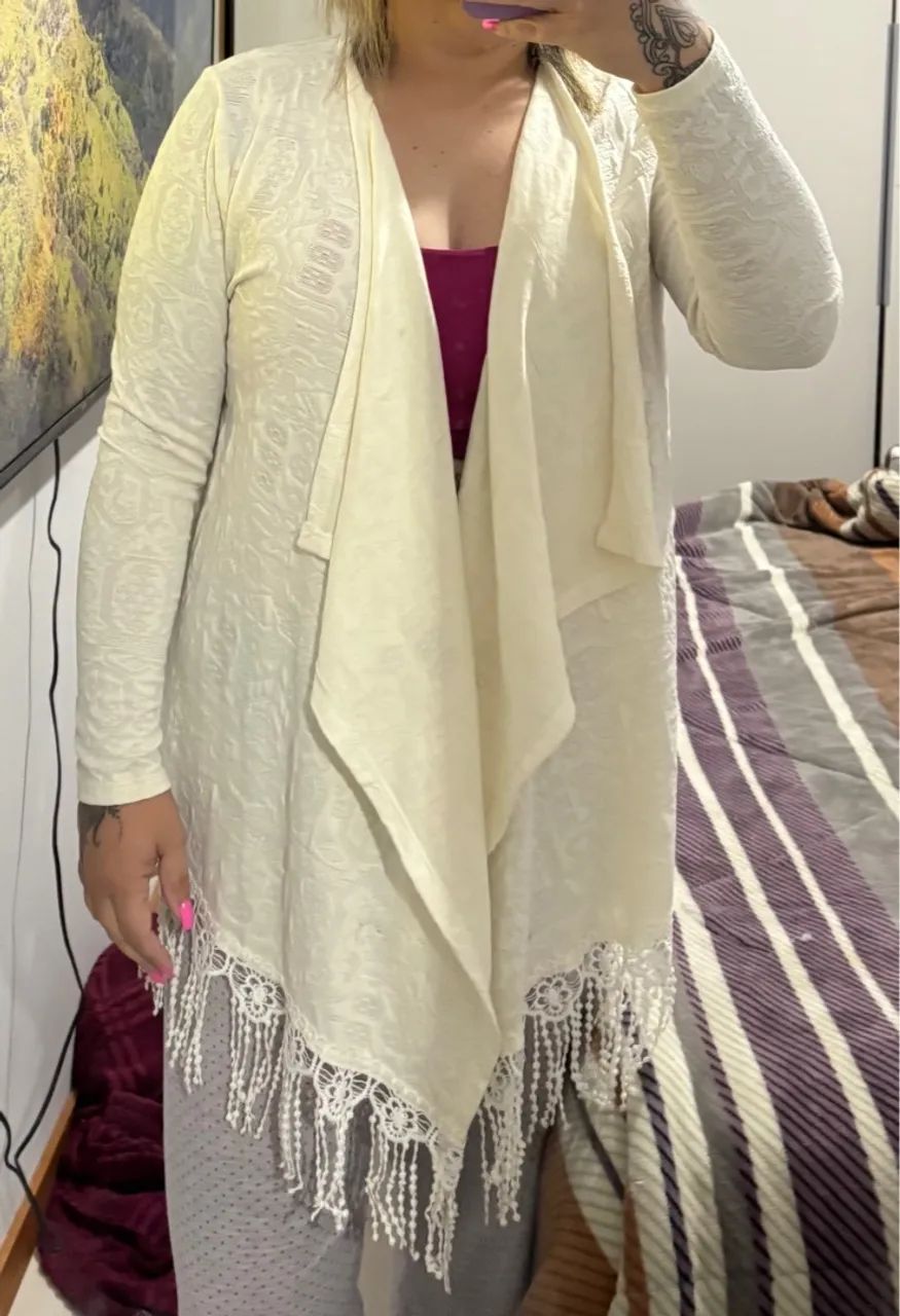 Cardigã Feminino Bege com Detalhes em Renda