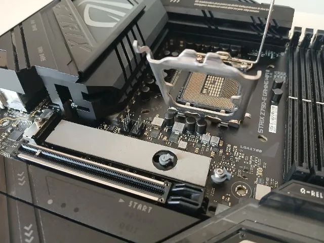 Placa Mãe z790 Asus Rog Strix E Gaming II(2) Wifi Gen 7 LGA 1700(Intel) C/Caixa e NF - Foto 4