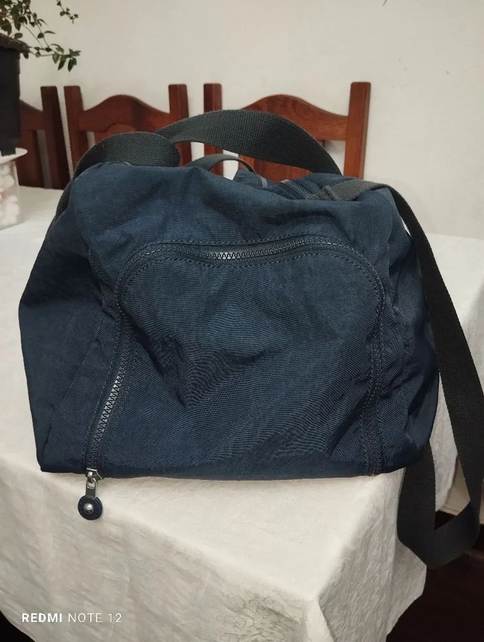 Bolsa/mochila Kipling Live Light Palermo conversível semi-nova  - Foto 3
