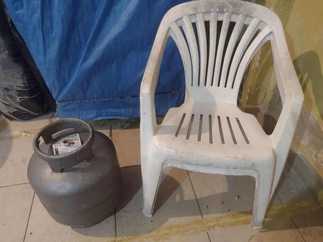 Carinho cachorro quente e pastéis R$900 - Foto 6