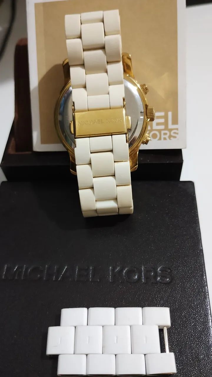 Relógio Michael Kors Cronógrafo Feminino Dourado  - Foto 4