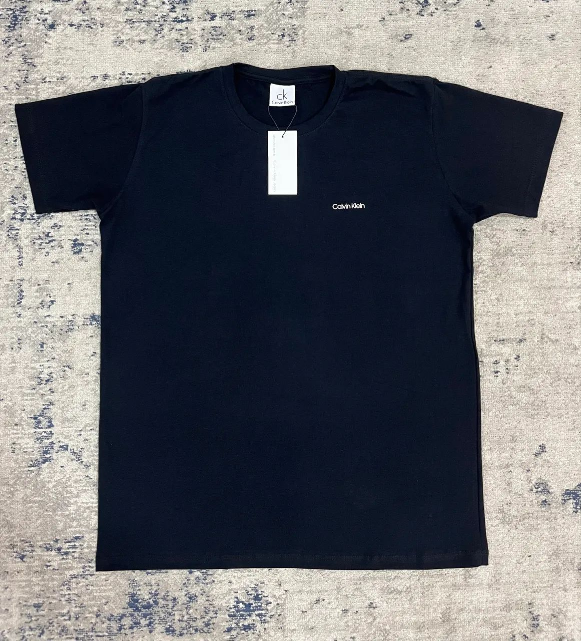 Camiseta Calvin Klein Malha Peruana Logo Básica 