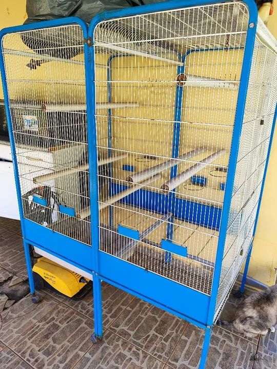 Gaiola para pássaros grande, duas divisórias